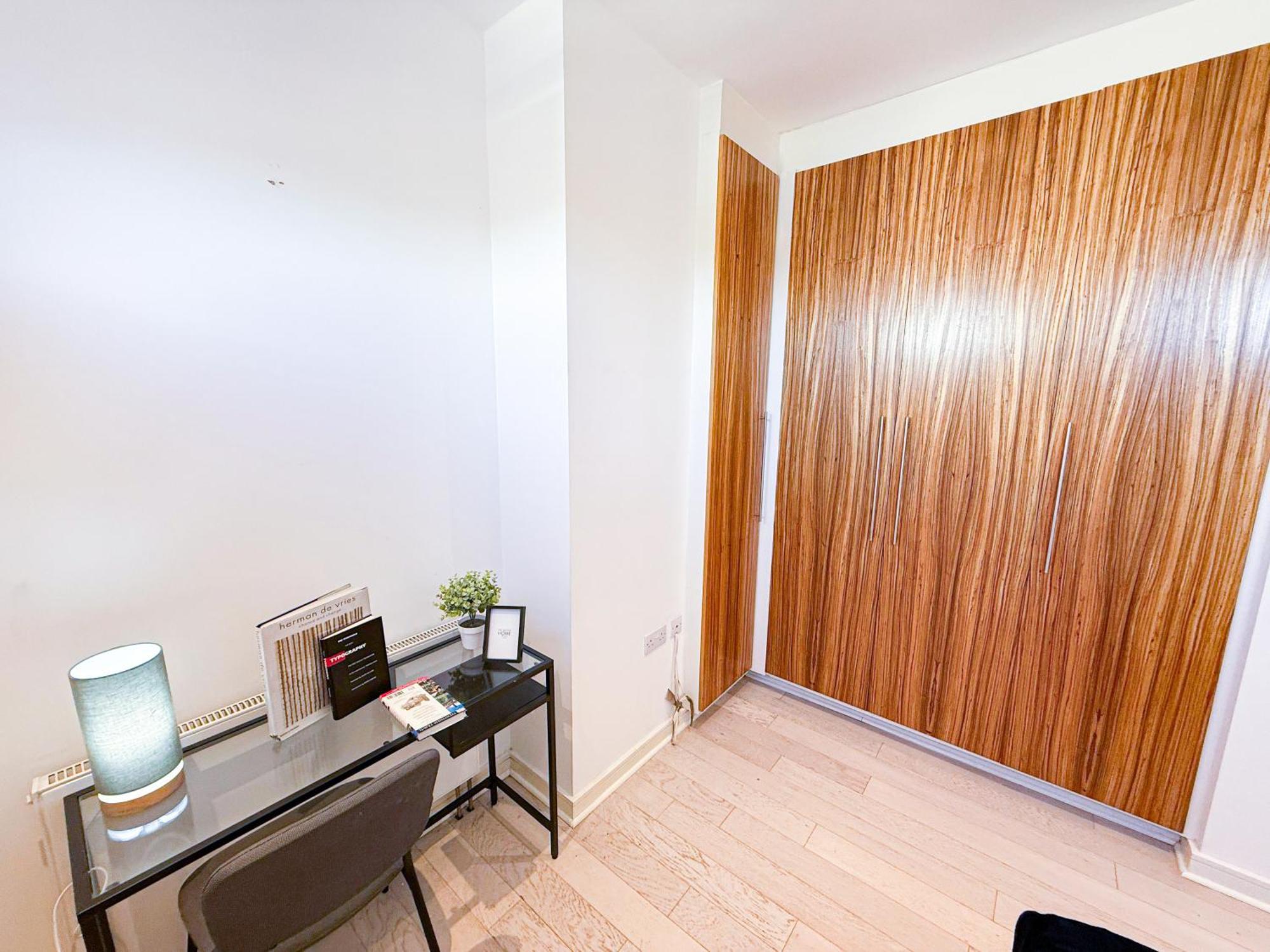 Ample 3-bedroom Flat With Lift In Kings Cross, Islington Appartamento
