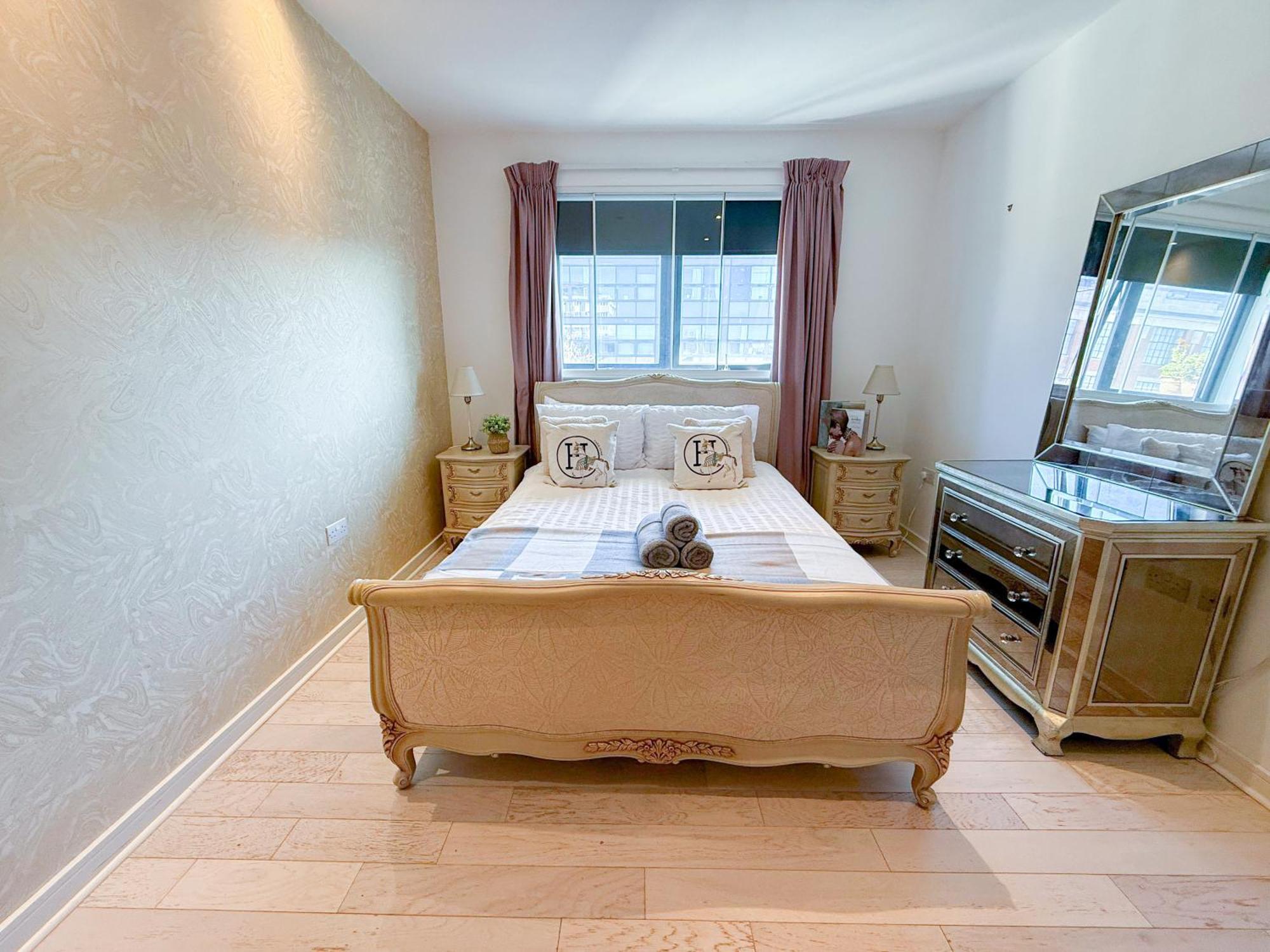 Ample 3-bedroom Flat With Lift In Kings Cross, Islington Appartamento