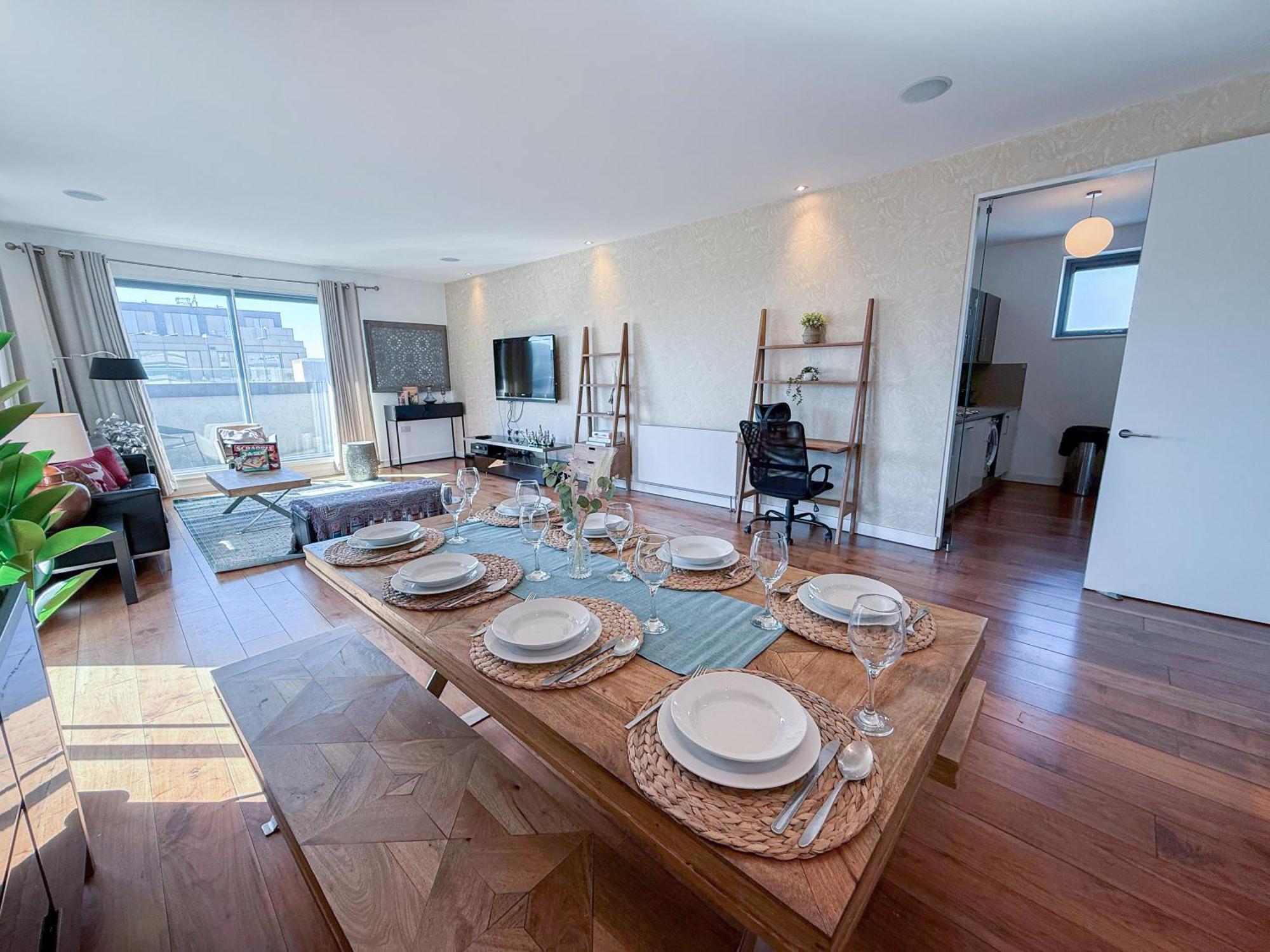 Ample 3-bedroom Flat With Lift In Kings Cross, Islington Londra