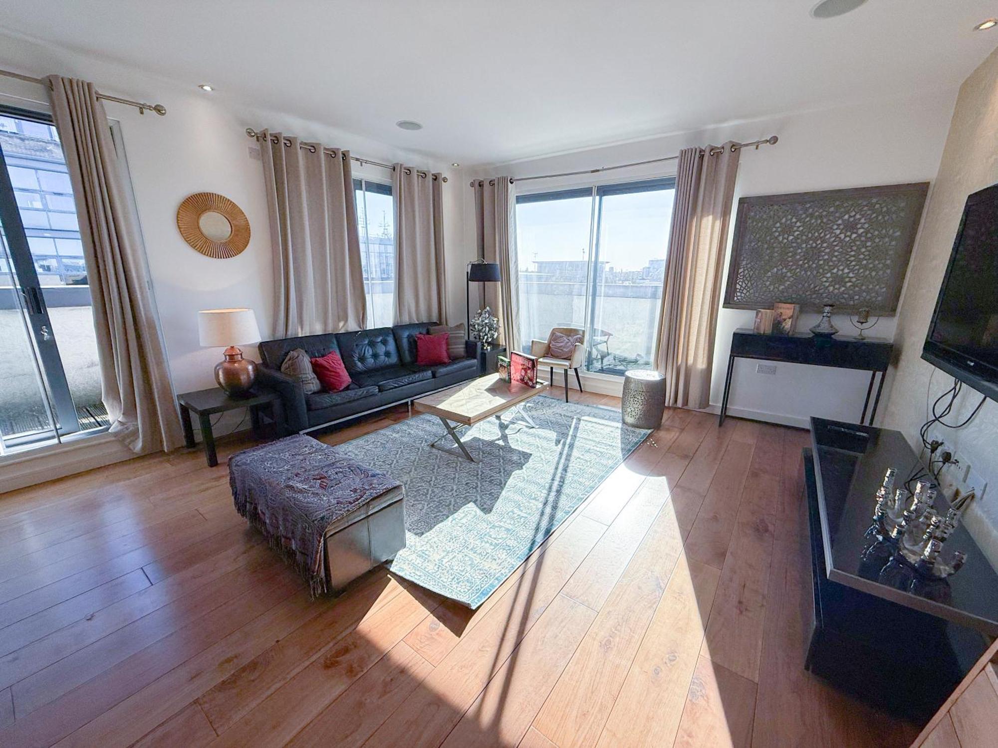 Ample 3-bedroom Flat With Lift In Kings Cross, Islington * Londra