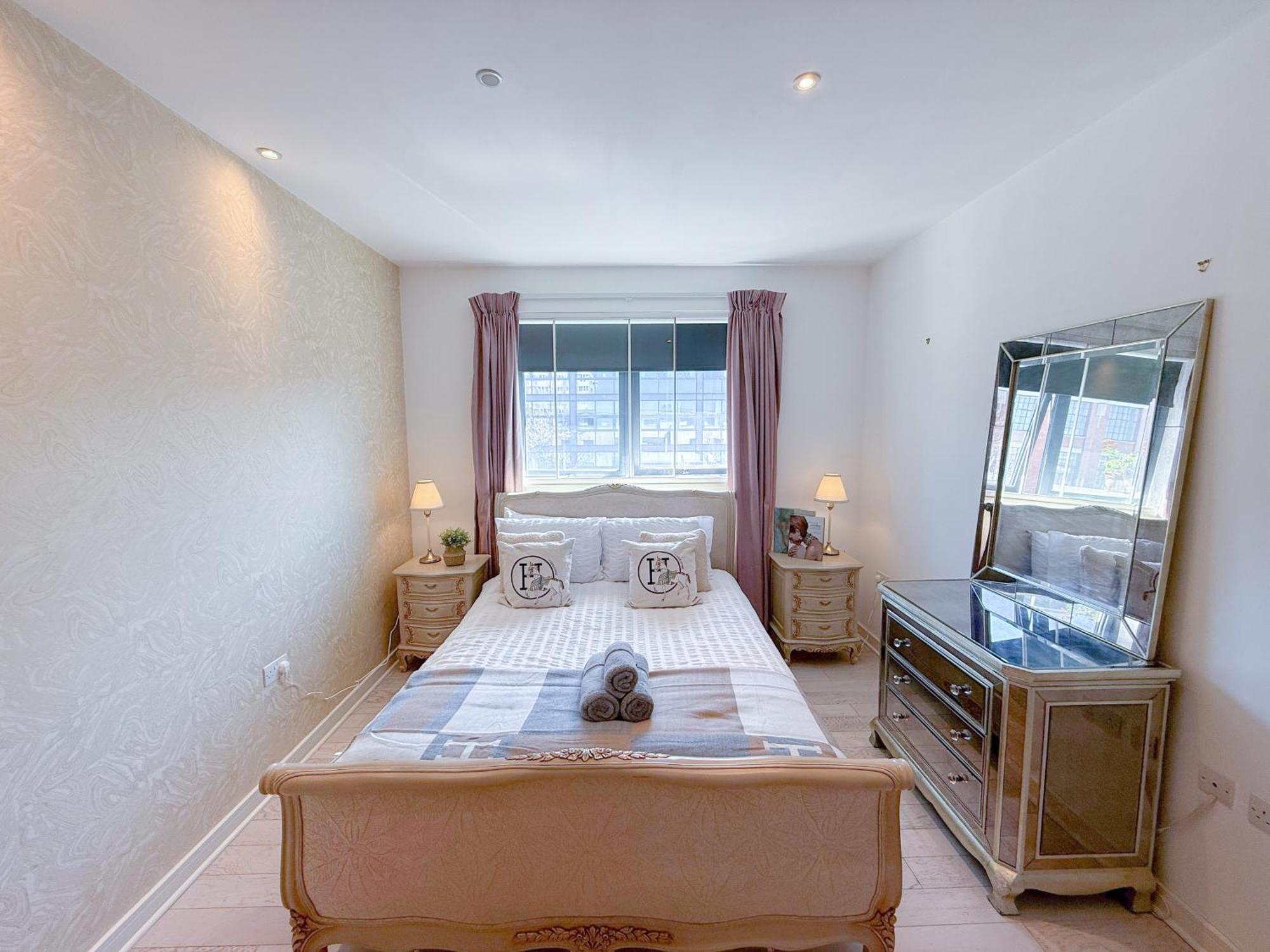 Ample 3-bedroom Flat With Lift In Kings Cross, Islington Appartamento
